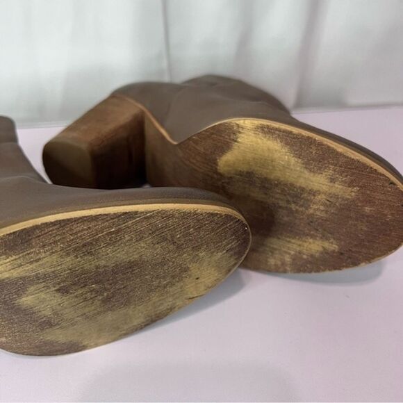 BP Almond Toe Tan Chunky Heel Ankle Booties Size 11 - Picture 3 of 10